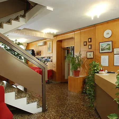 Ristorante Tre Galletti ホテル サッソ・マルコーニ