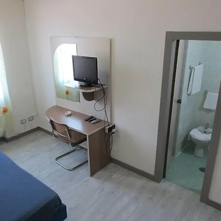 Ristorante Tre Galletti ホテル 3*